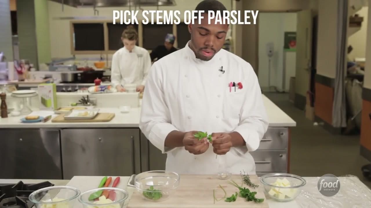 Step 2: Step 2: Finely Chop the Parsley
