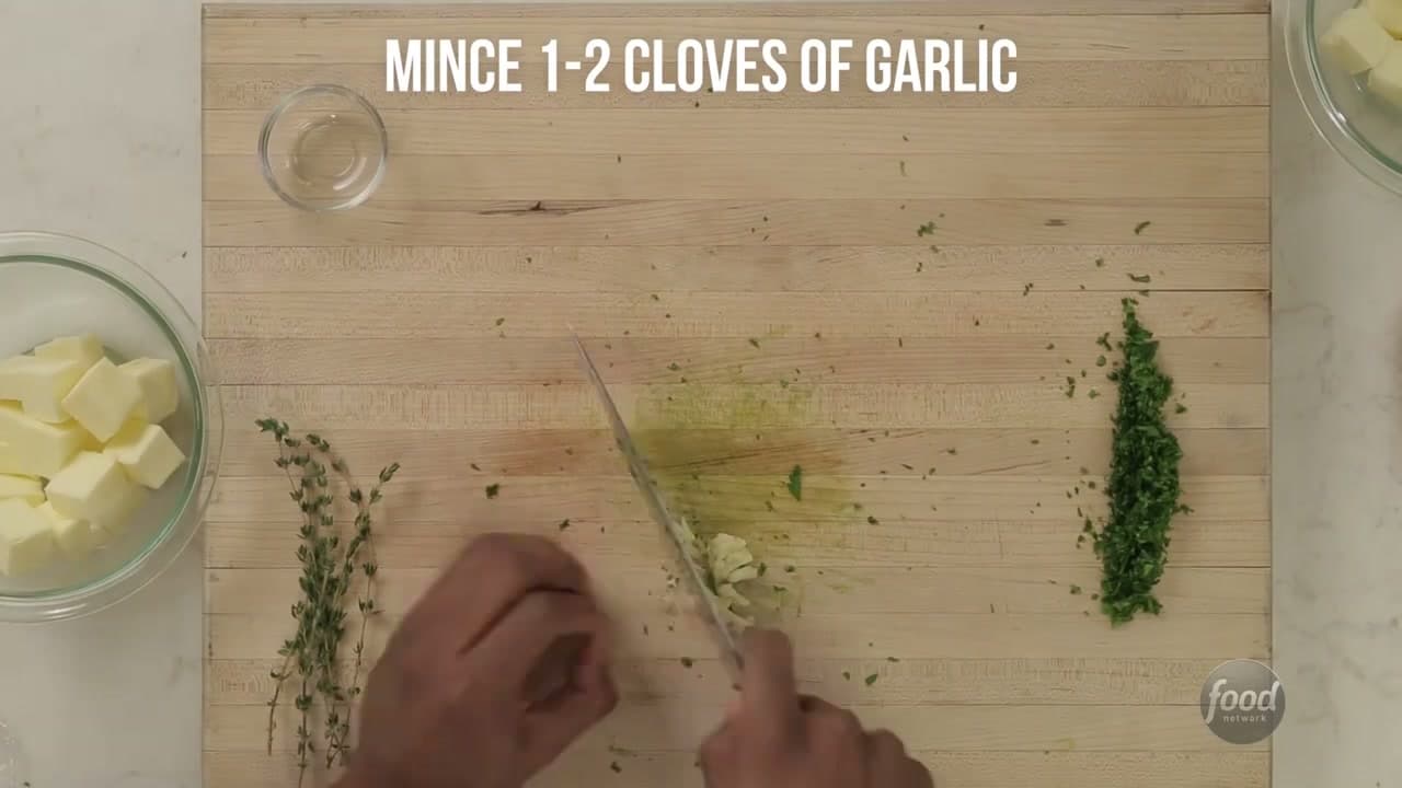 Step 3: Step 3: Mince the Garlic