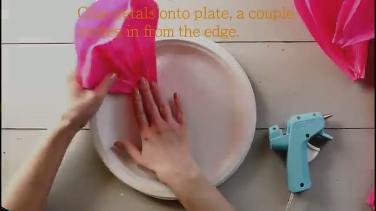 Step 3: Step 3: Glue the Outer Petals to a Paper Plate