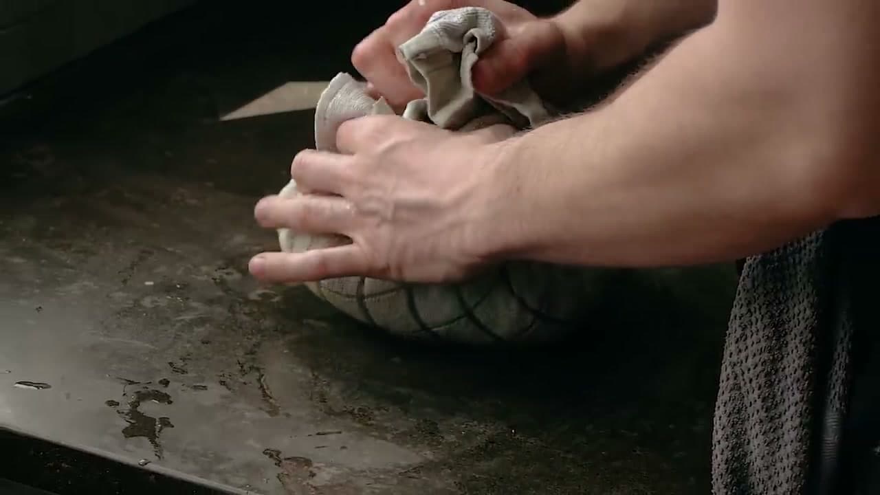 Step 4: Step 4: Wring Out the Liquid in a Cloth