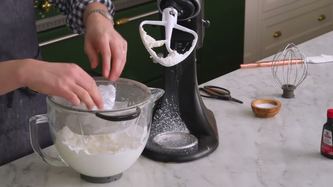 Step 5: Step 5: Mix the Sugar Into the Butter on Low