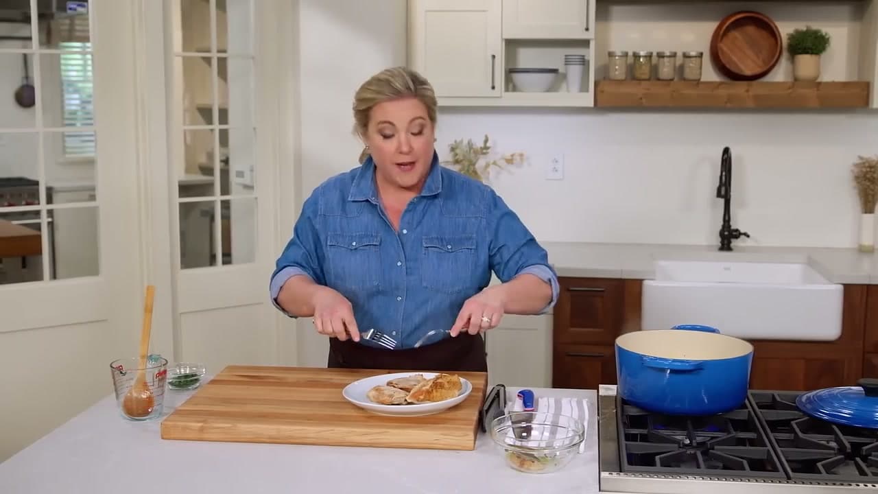 Step 7: Step 7: Shred the Chicken with Two Forks