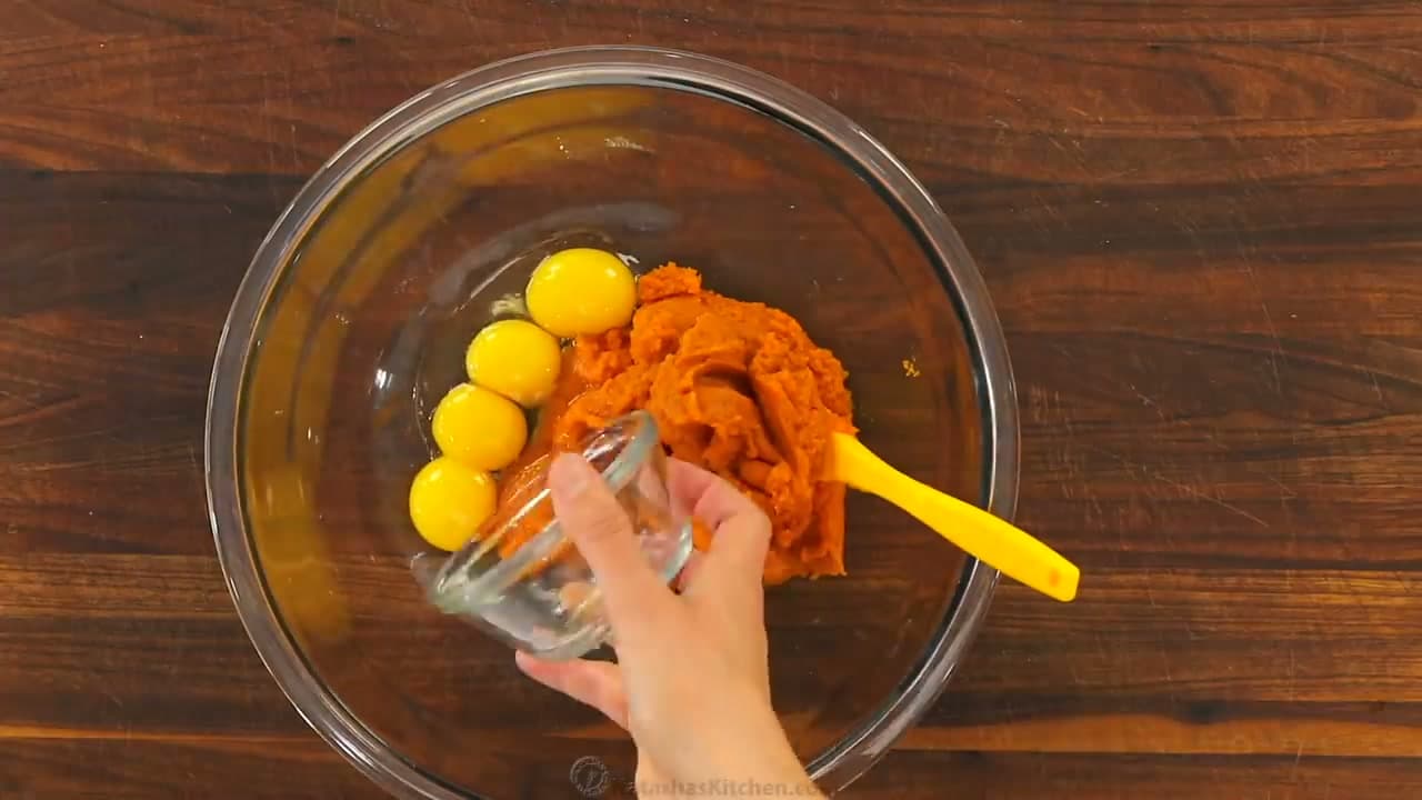 Step 6: Step 6: Whisk the Pumpkin Filling Base