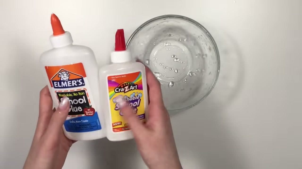 Step 1: Get Your Bowl and Glue Ready - How to Make Slime