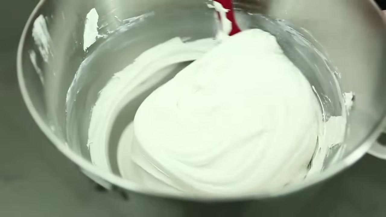 Step 6: Check for Soft Peak - How to Make Royal Icing