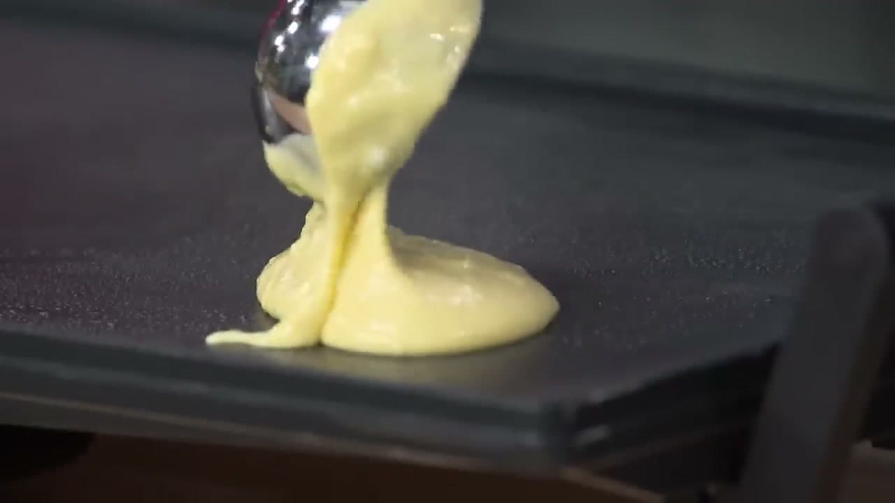 Step 6: Step 6: Scoop the Batter into Four-Inch Rounds