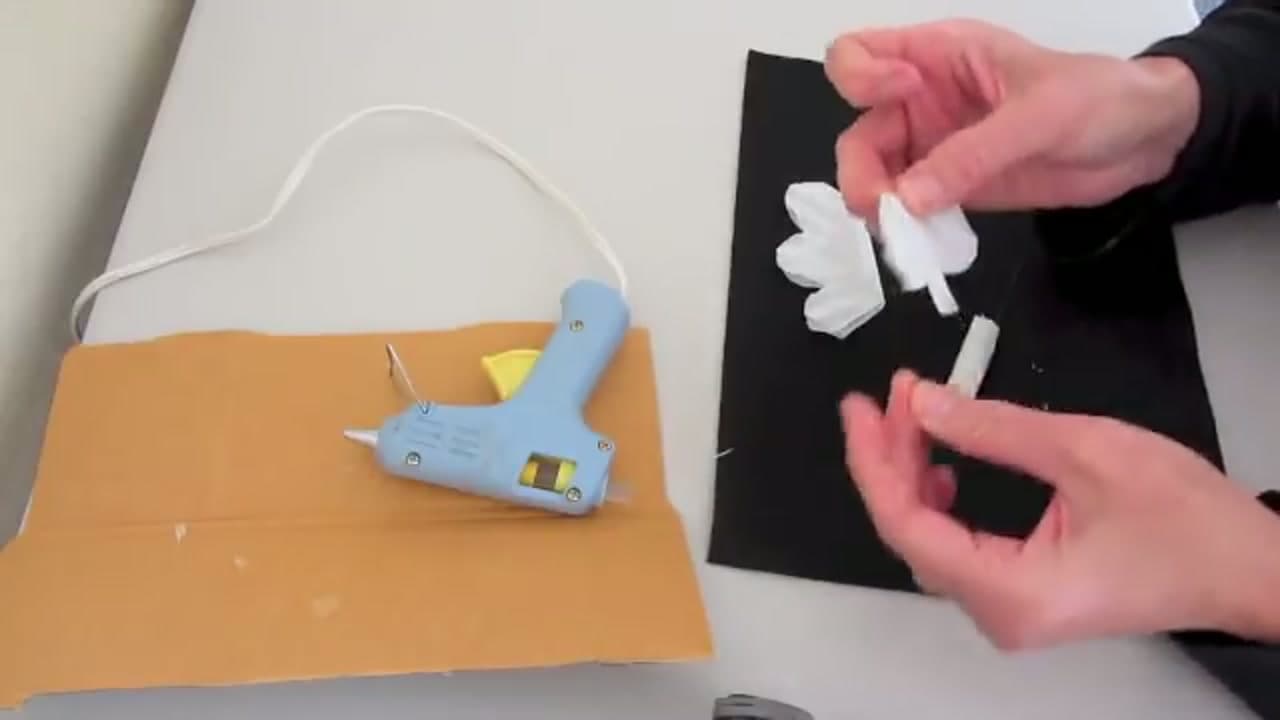 Step 5: Step 5: Form the Center Bud With One of the Twelfth-Folded Filters