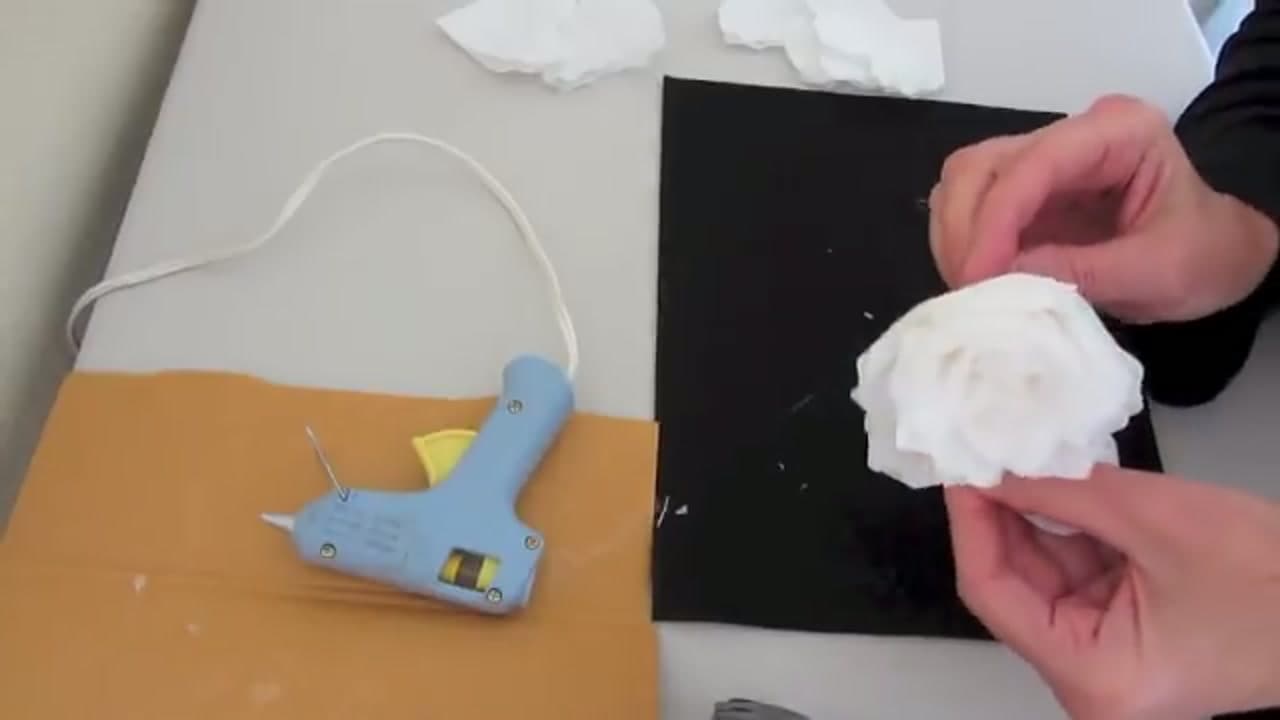 Step 7: Step 7: Layer the Remaining Petals Fanning Loosely Outward