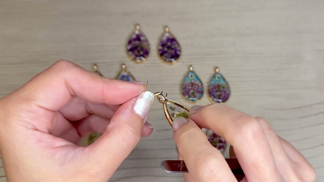 The finished result: How to Make UV Resin Flower Earrings (DIY Tutorial)