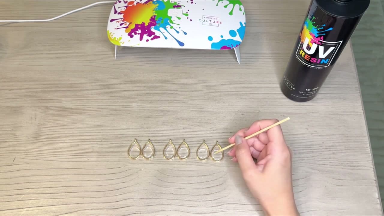Step 4: Step 4: Spread the Resin to Every Edge