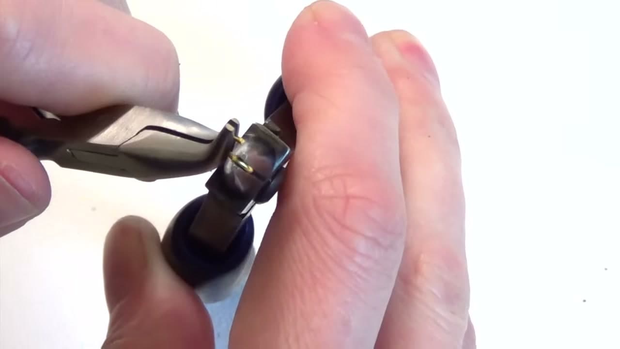 Step 5: The Same Motion From Another Angle - How to Open a Jump Ring the Right Way
