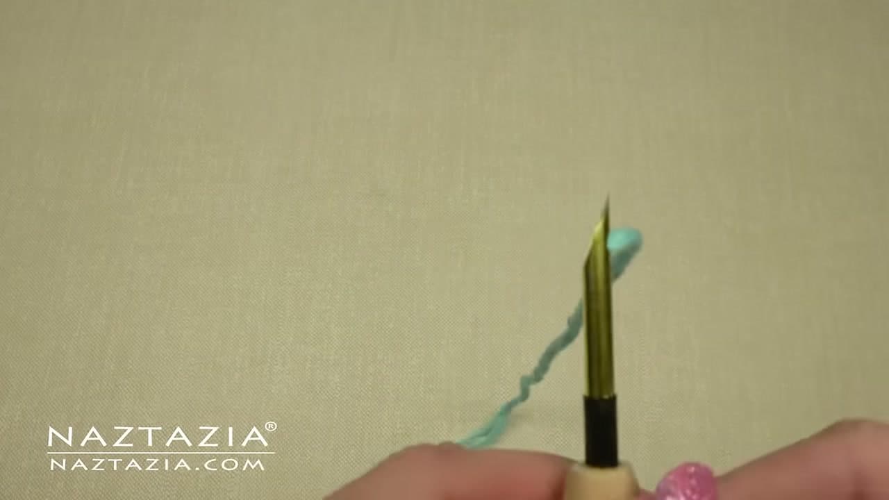 Step 4: Step 4: Fish the Yarn Through the Tip