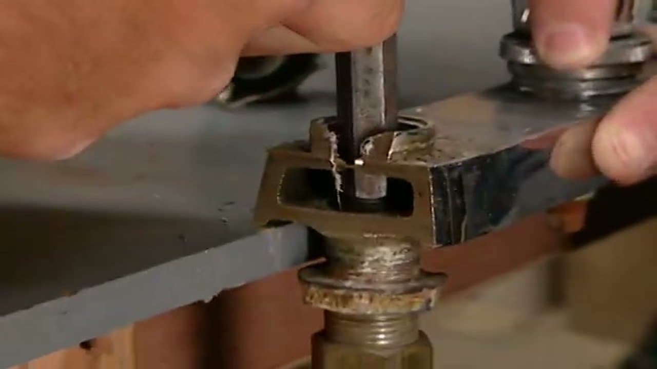 Step 7: Step 7: Pull and inspect the seat
