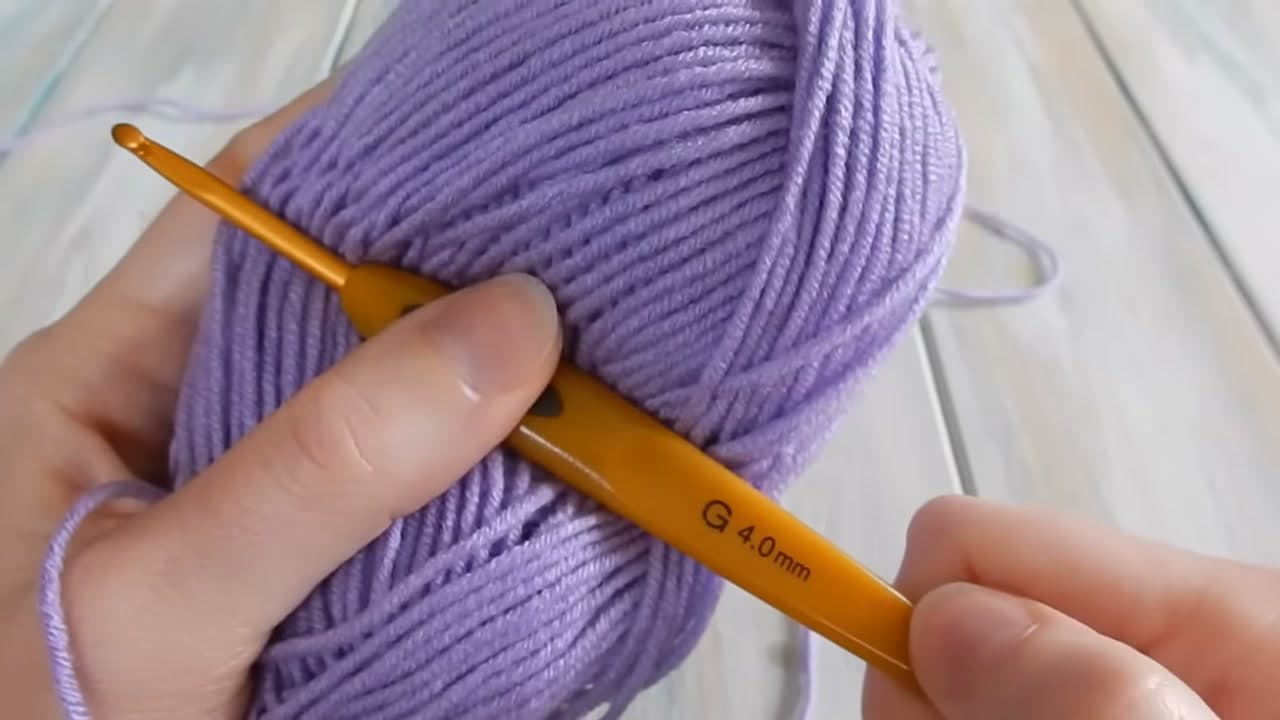Step 1: Pick Your Yarn and Hook - How to Make a Slip Knot for Crochet