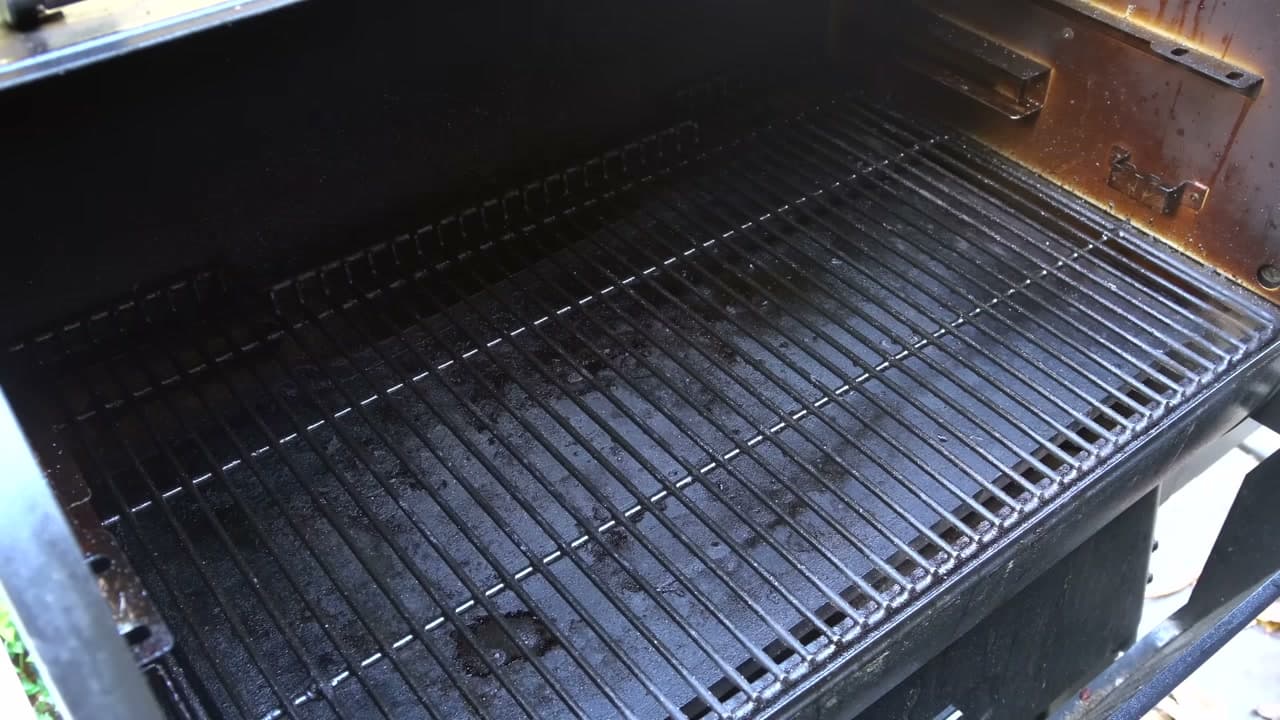 Step 4: Step 4: Fire Up the Smoker to 325F