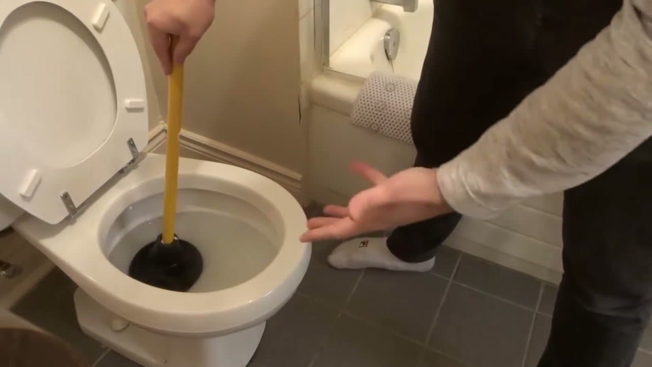 Step 4: Step 4: Plunge aggressively for 15 to 20 seconds
