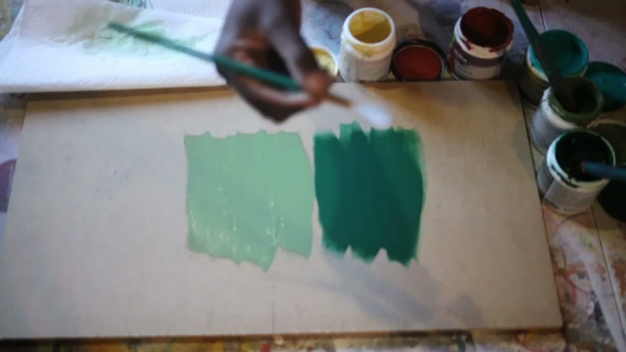 Step 2: Cross the Seam at Forty Five Degrees - How to Use a Fan Brush to Blend Two Colours