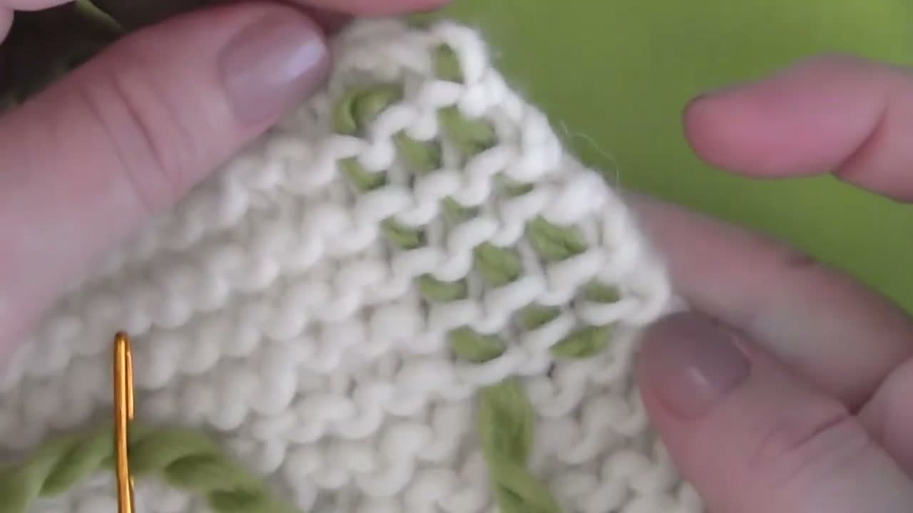 Step 2: Step 2: Weave Along the Edge (First Direction)
