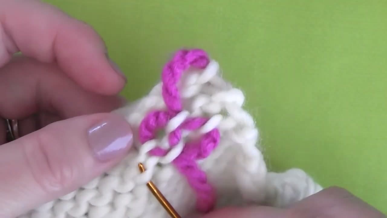 Step 6: Step 6: Continue the Diagonal Weave