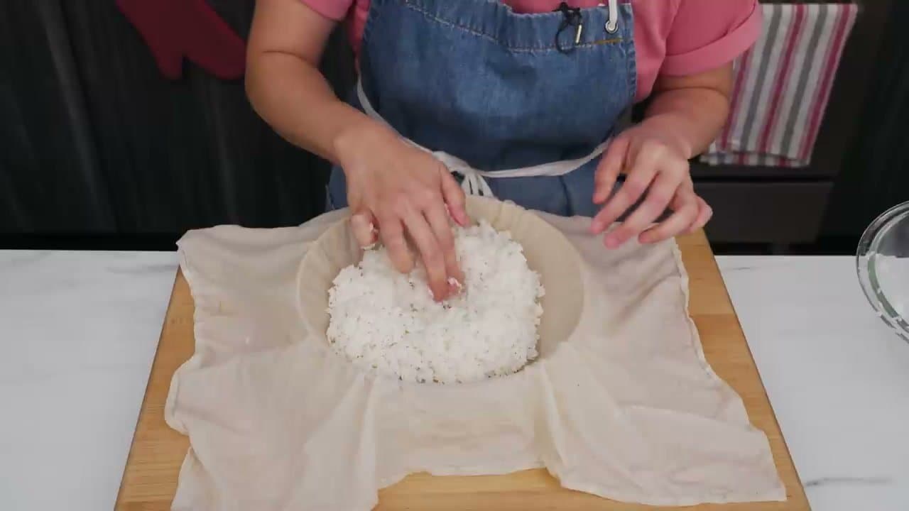 Step 7: Step 7: Load rice into the steamer
