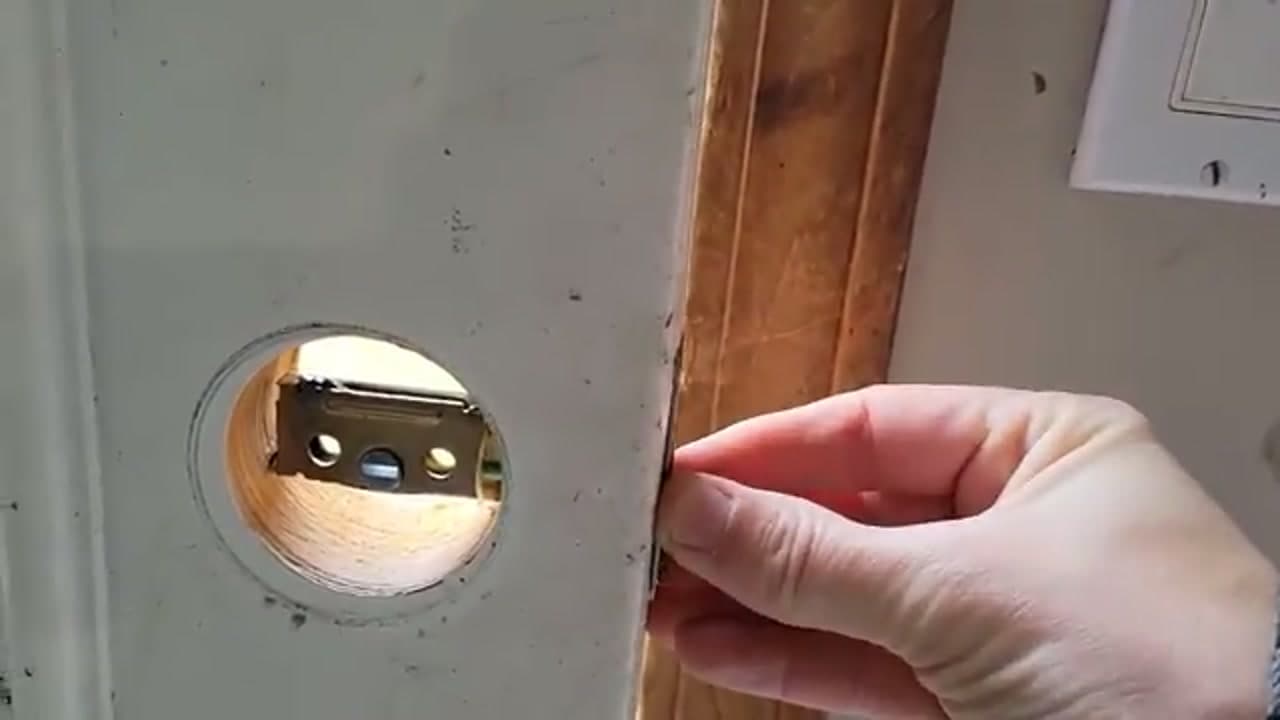 Step 2: Step 2: Pull Out the Old Lock Body