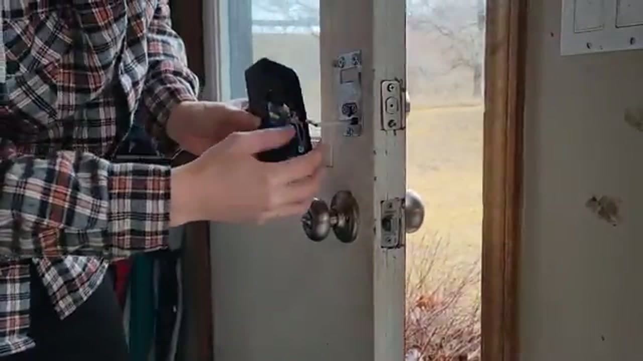 Step 4: Step 4: Mount the Exterior Keypad