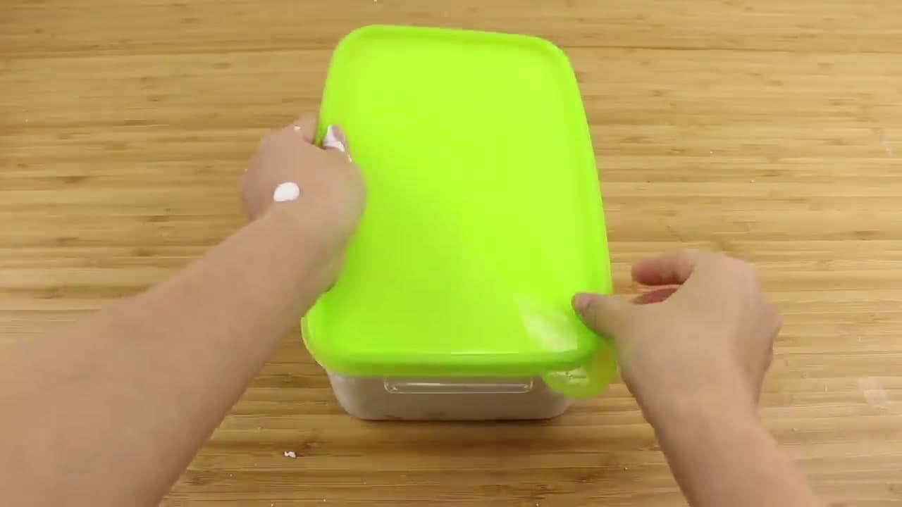Step 2: Snap On the Lid and Freeze the Foam - How to Make Fake Snow