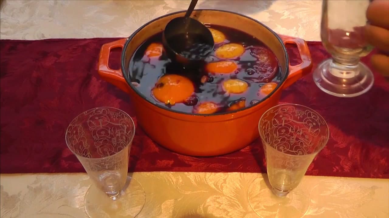 Step 8: Ladle the Mulled Wine Into Glasses - How to Make Mulled Wine