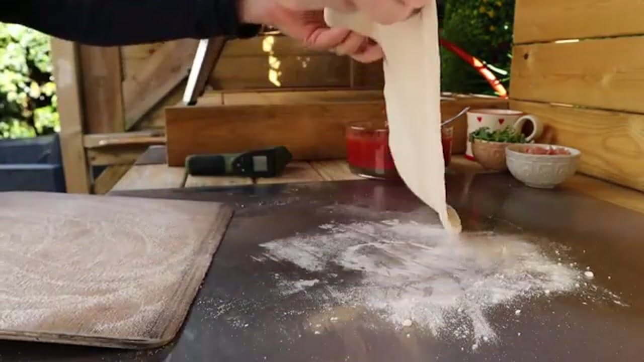 Step 4: Step 4: Stretch the Dough