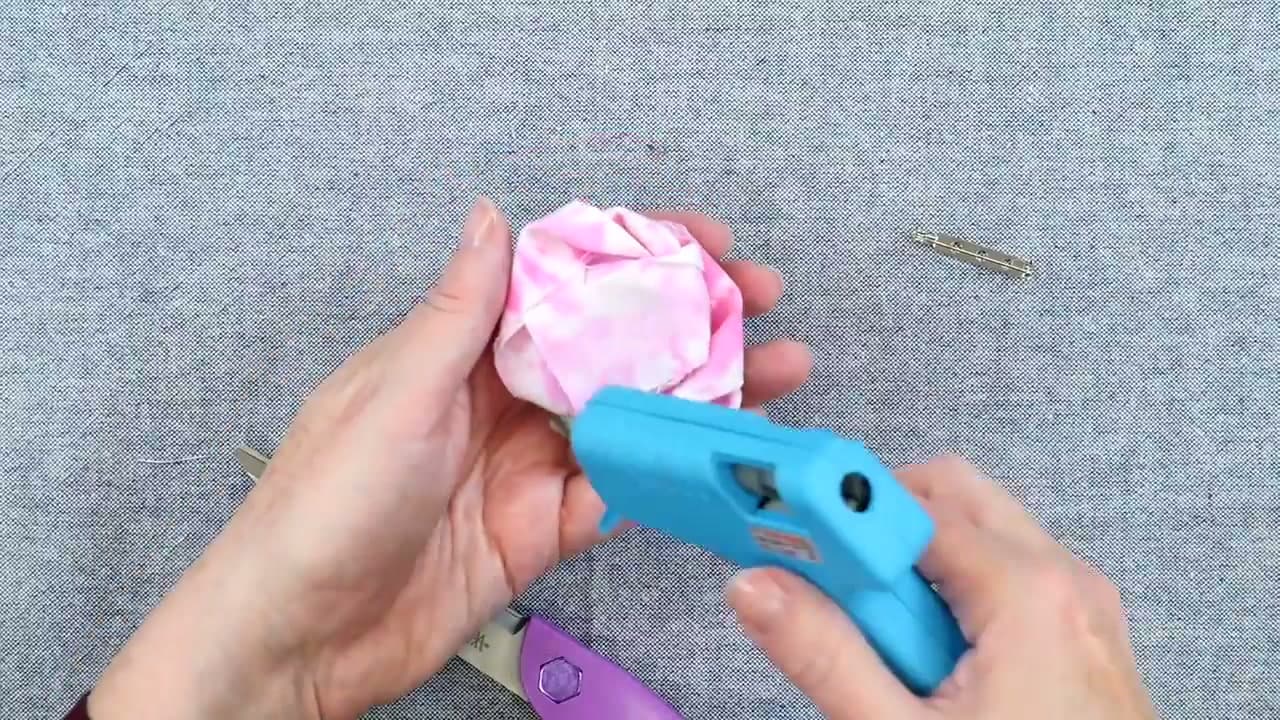 How to Make a No Sew Fabric Flower (Rolled Rose Technique)