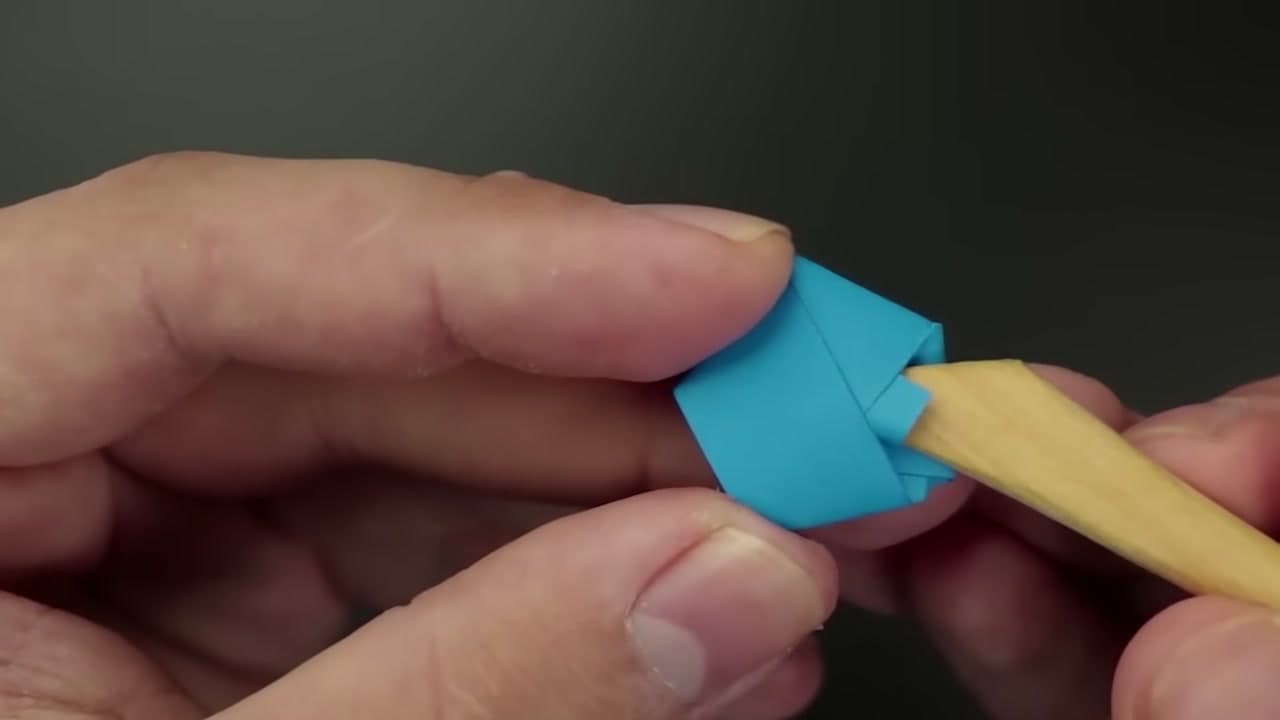 Step 6: Step 6: Pinch It Into a 3D Star
