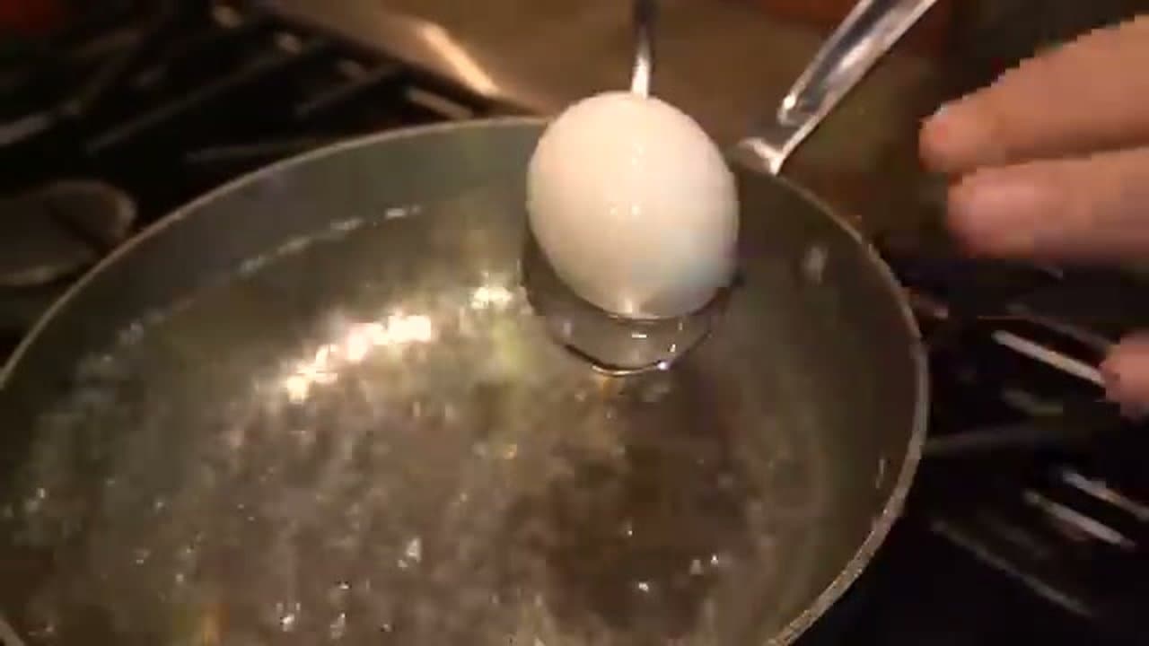 Step 3: Step 3: Temper cold eggs