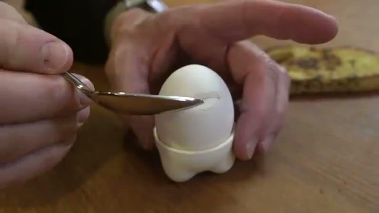 Step 6: Step 6: Crack the top with a spoon
