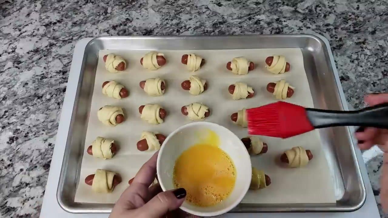 Step 4: Step 4: Brush the tops with egg wash