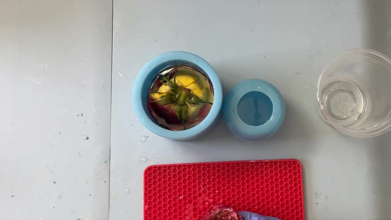 Step 4: Pour the First Layer and Set the Rose