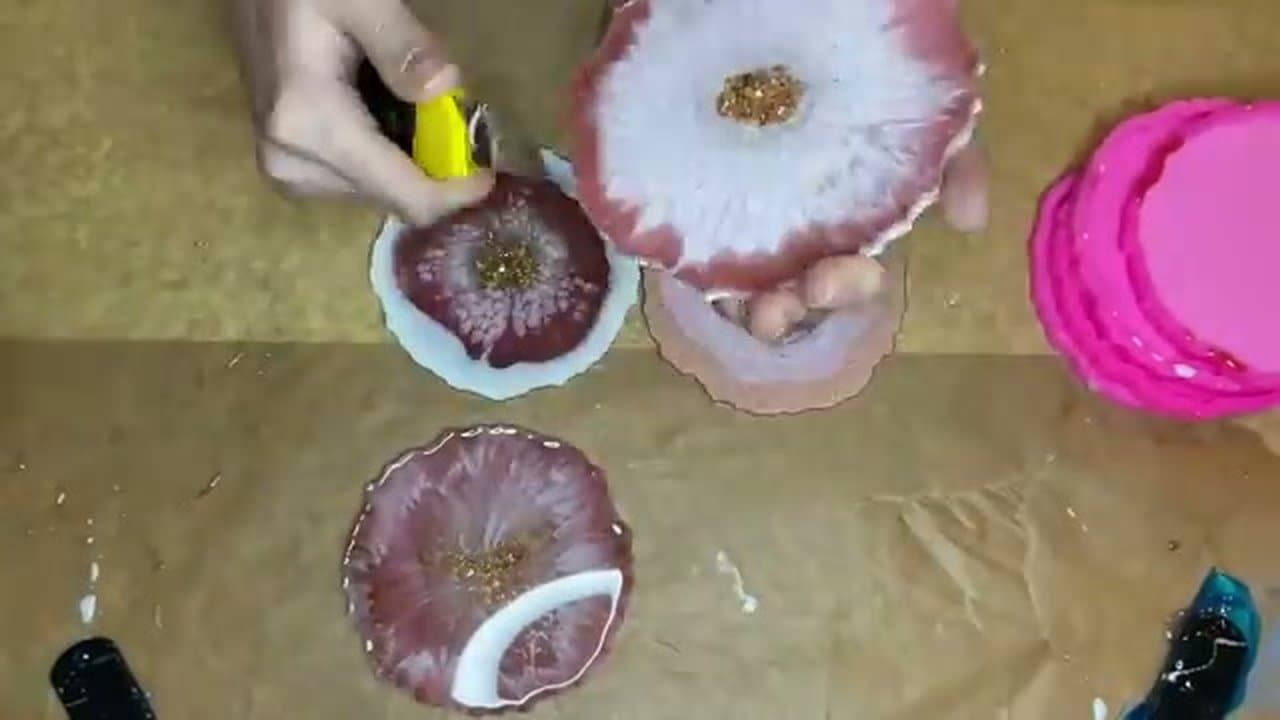 The finished result: Resin Art for Beginners: Coaster Tutorial