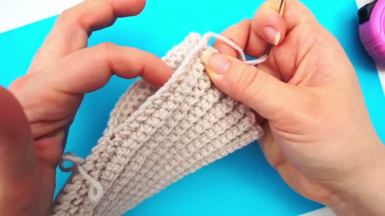 Step 7: Step 7: Close the top and turn right-side out