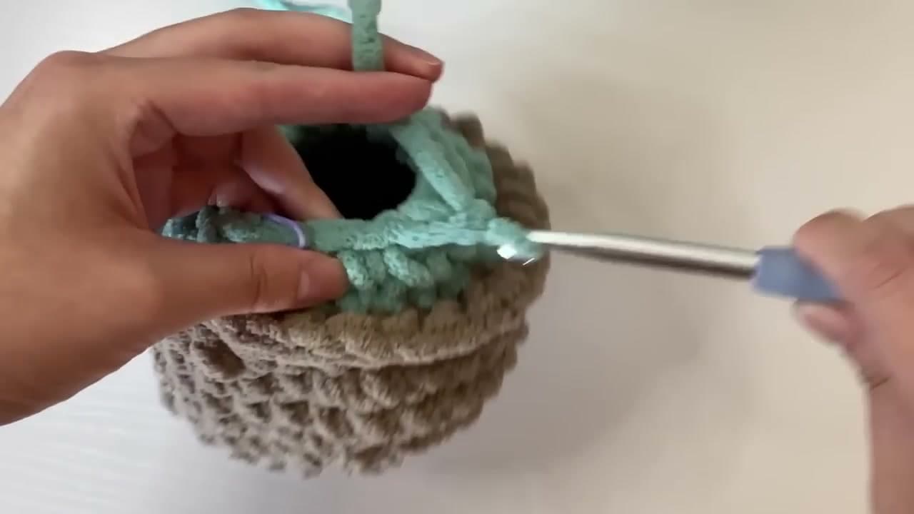 Step 5: Step 5: Decrease the Belly, Stuff, and Close the Body