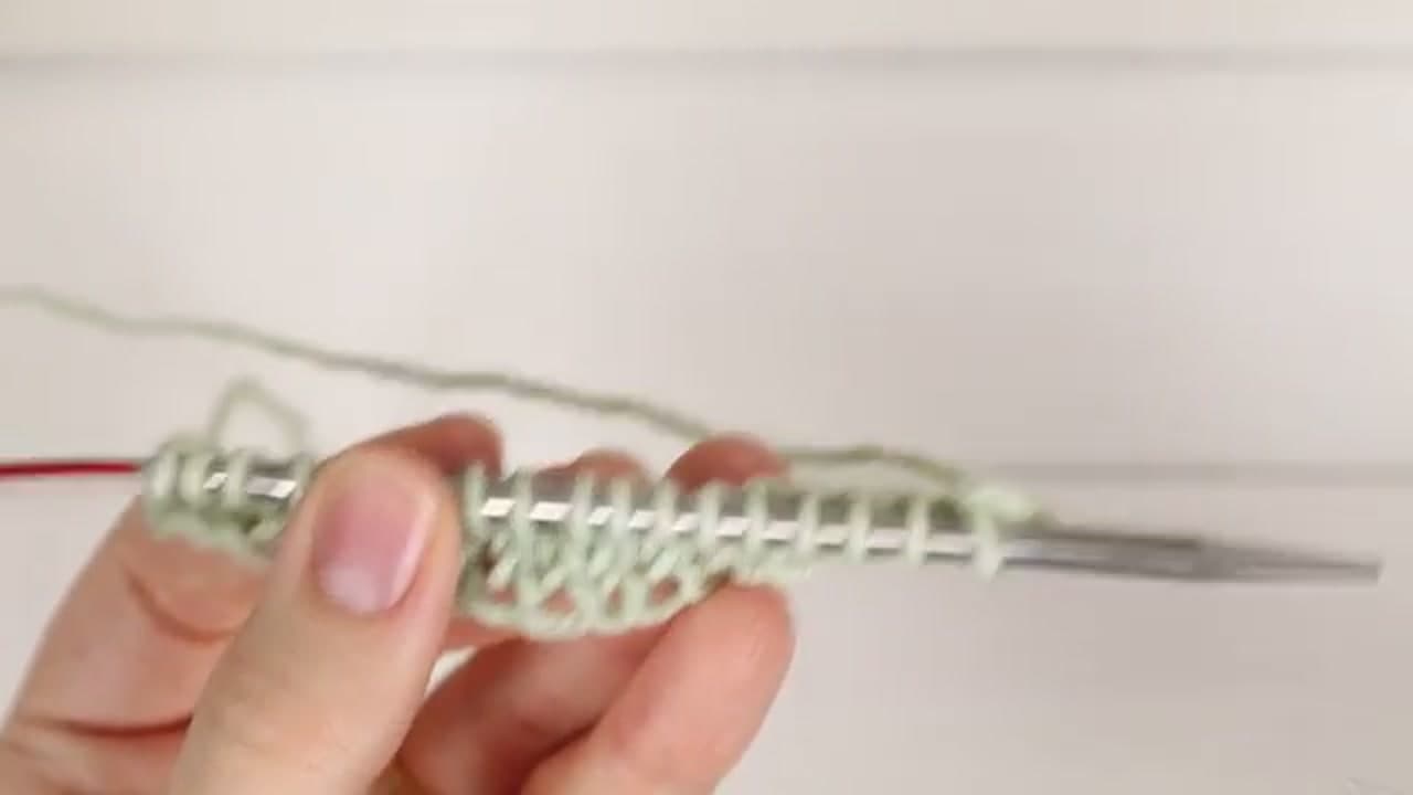 Step 6: Step 6: Spot the V's and the Purl Bumps
