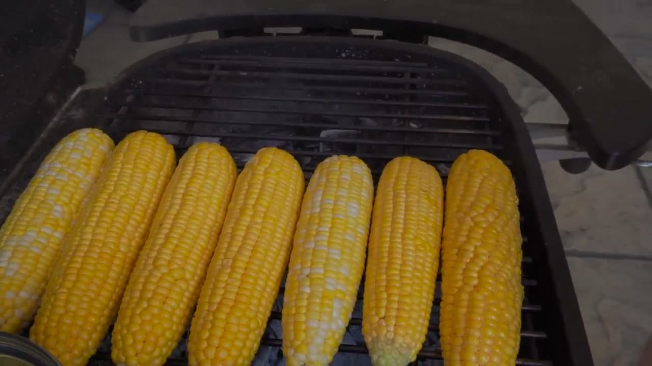 Step 5: Step 5: Grill the Corn Over Medium Heat