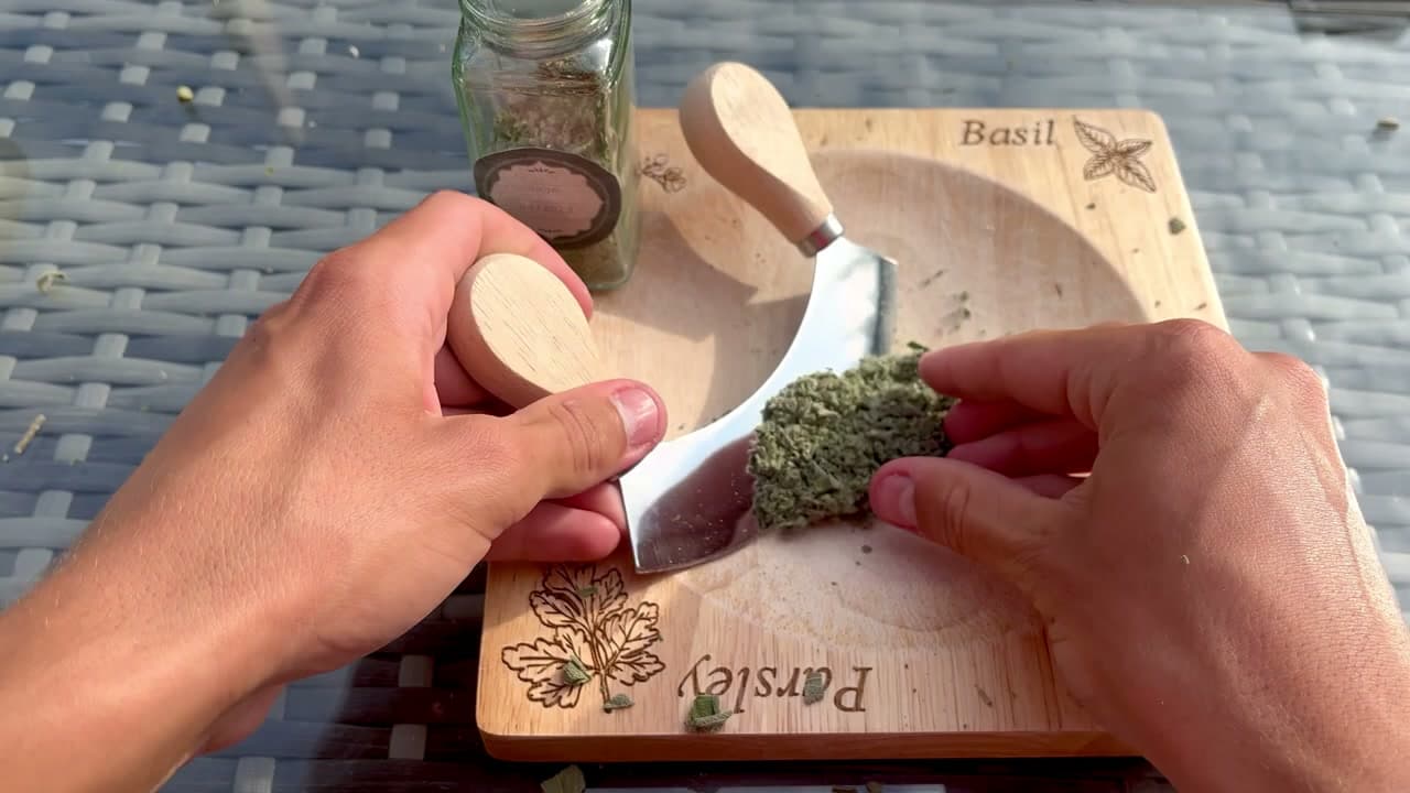The finished result: How to Dry Sage (Step by Step Guide for Storage)