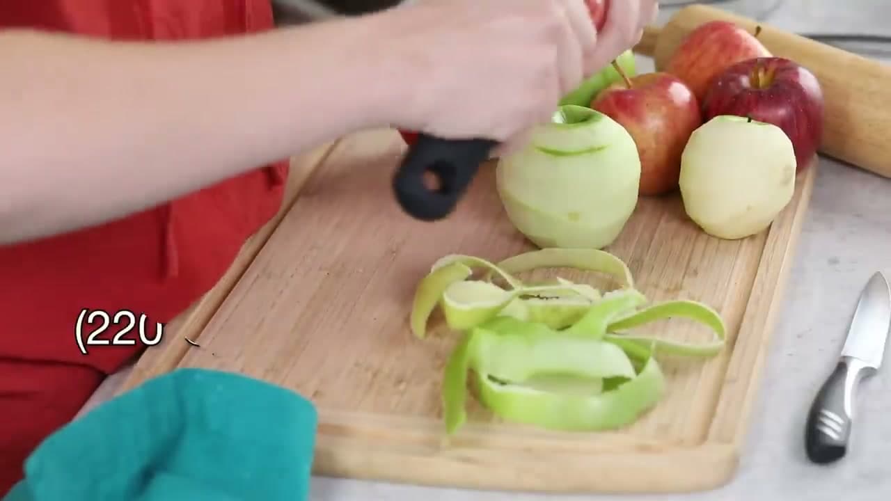 Step 1: Peel and Slice the Apples - How to Make Apple Pie