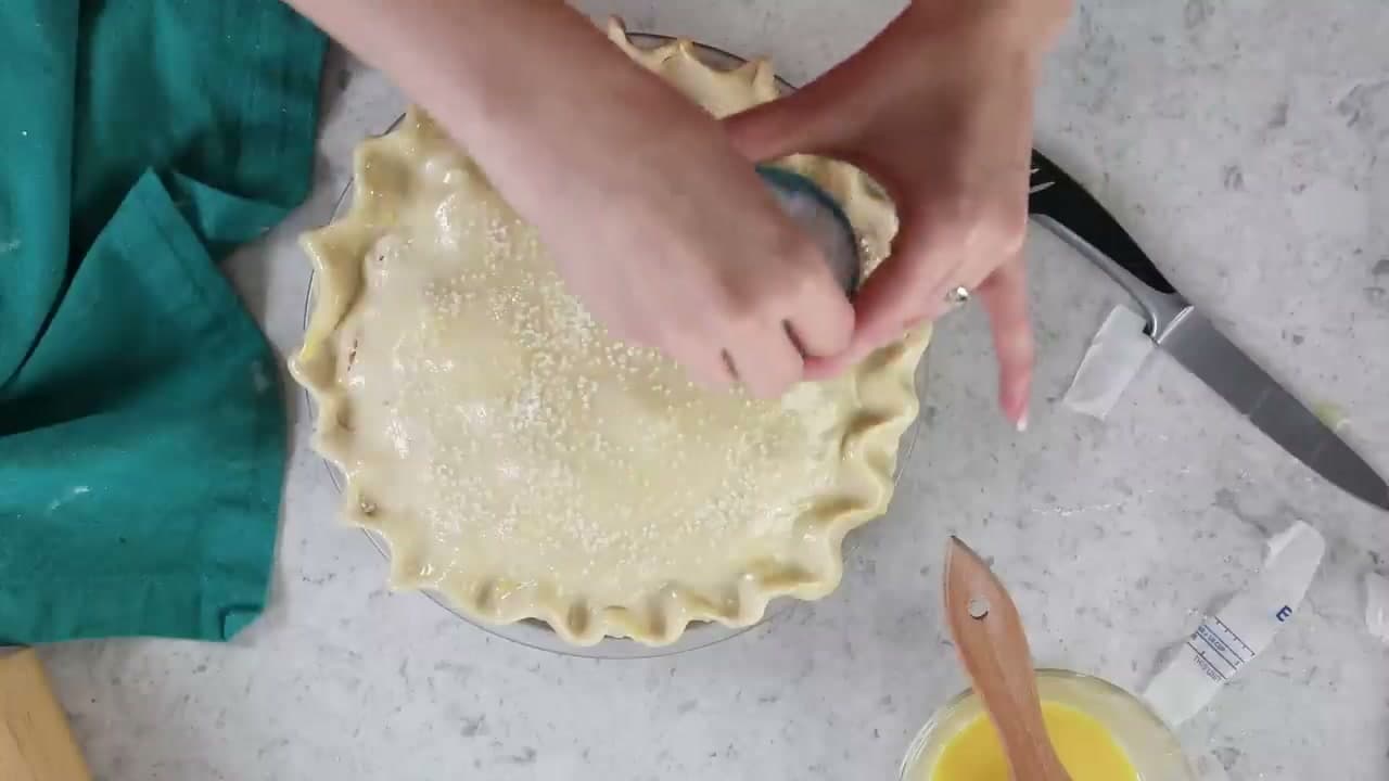 Step 8: Vent, Wash and Sugar the Top - How to Make Apple Pie