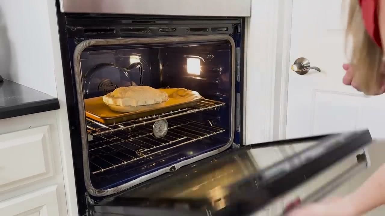Step 9: Bake, Then Leave It Alone - How to Make Apple Pie