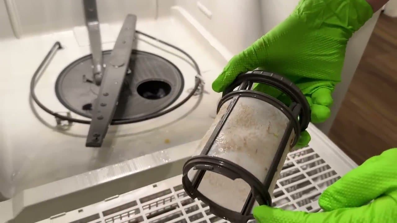 How to Clean a Dishwasher