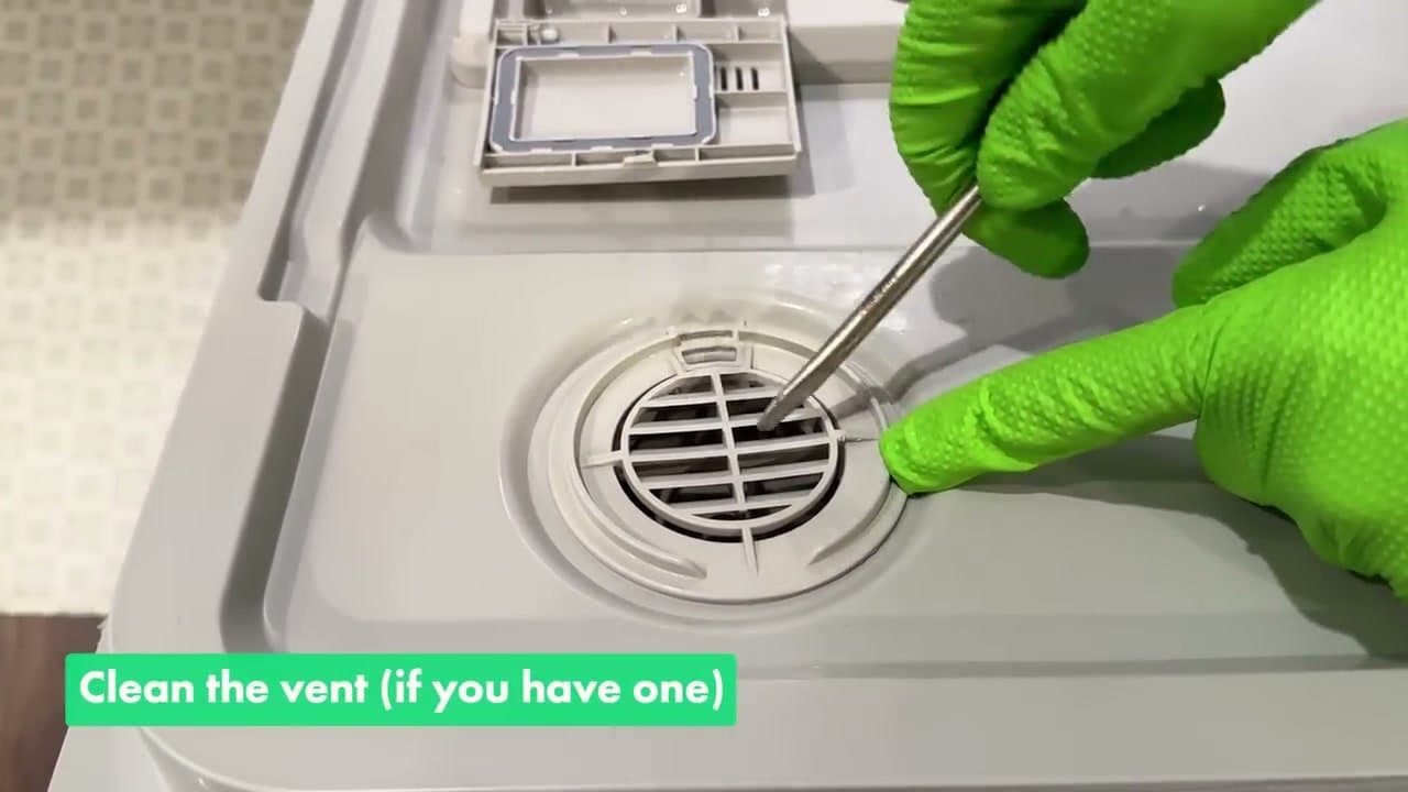 Step 3: Step 3: Pop off and clean the vent cover