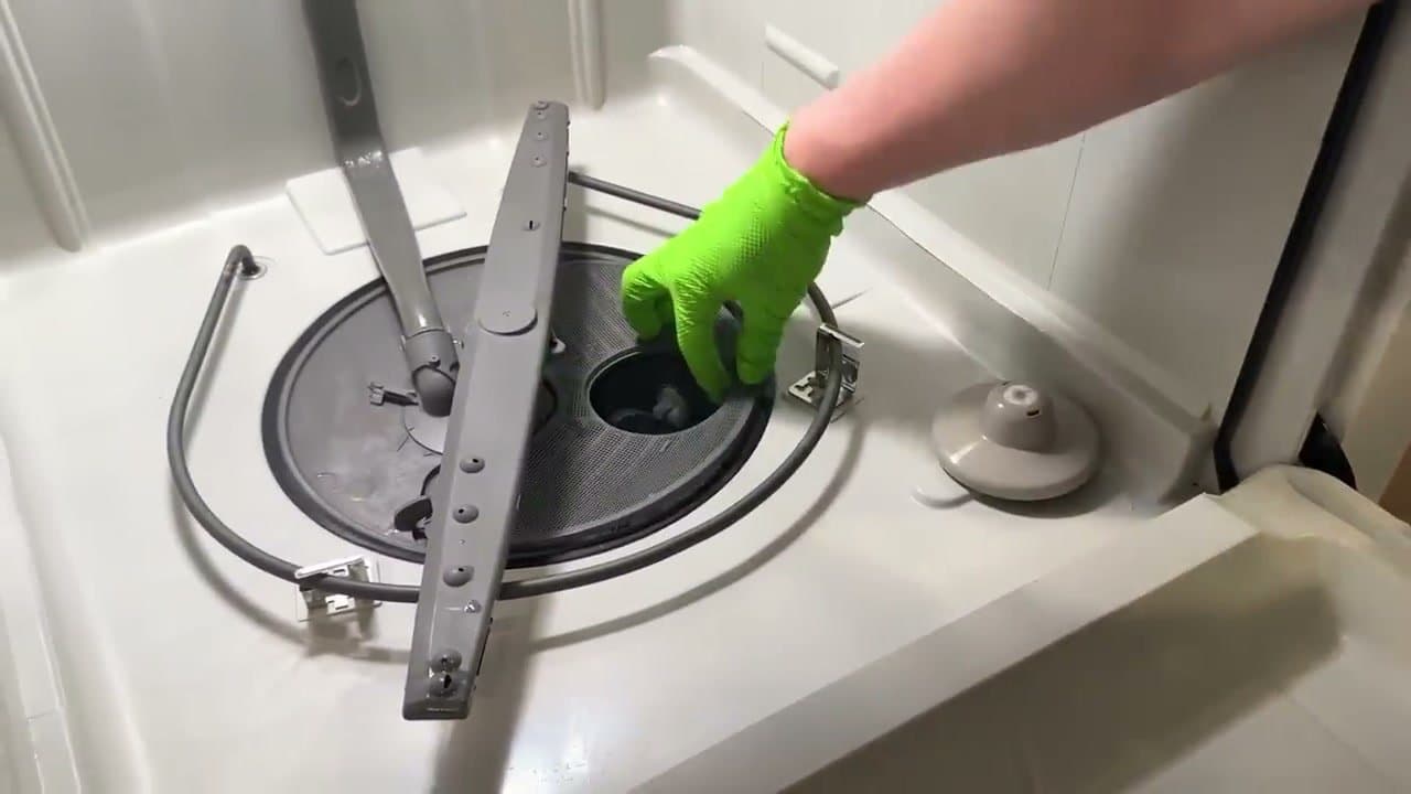 How to Clean a Dishwasher