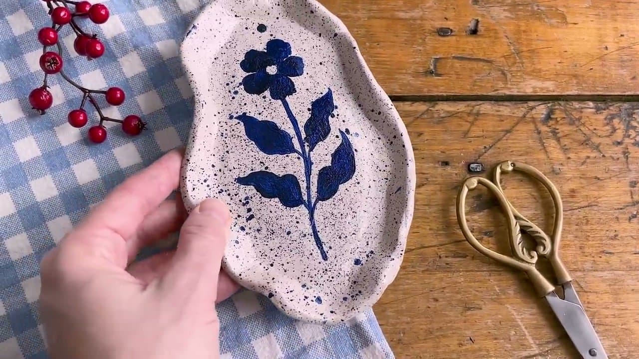 Step 6: Step 6: Add Decorative Details (and Glue Magnets)