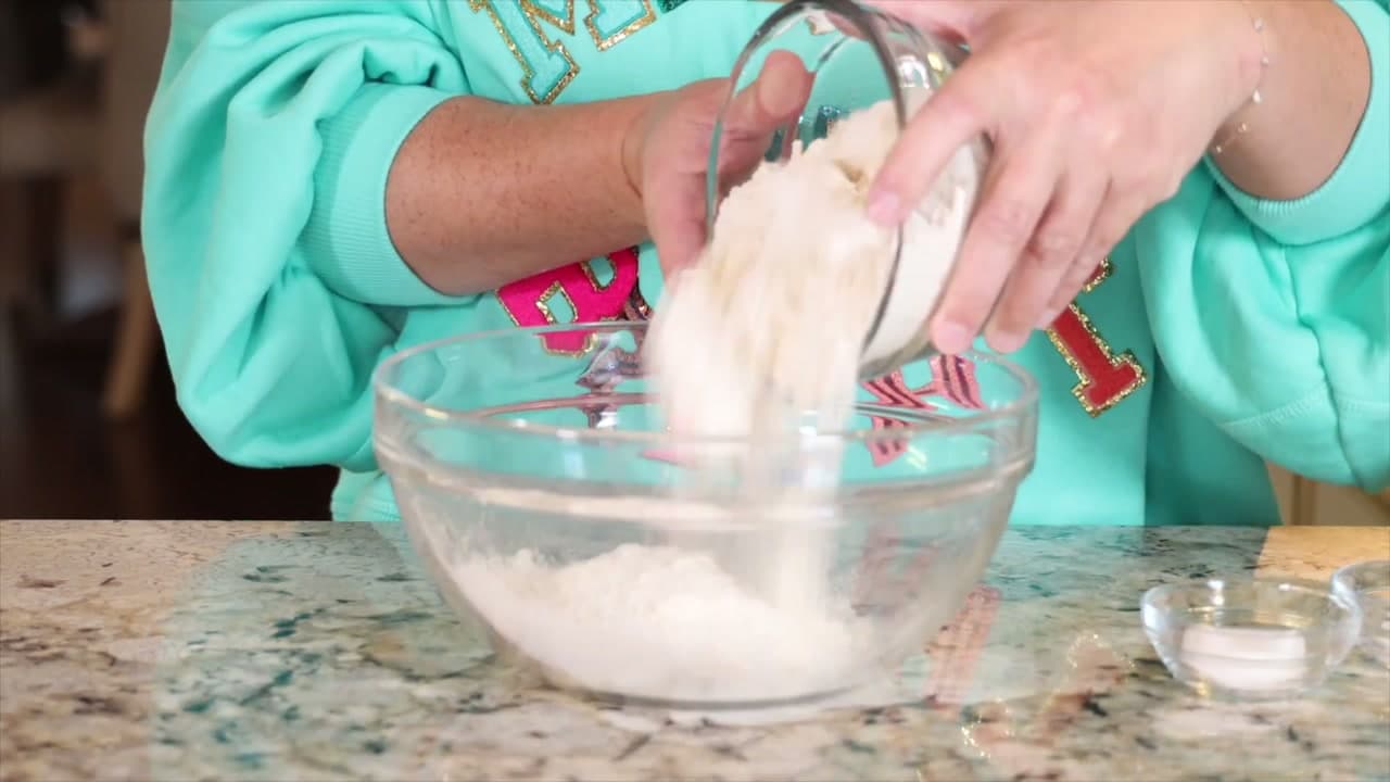 Step 1: Whisk the Dry Ingredients - How to Make Snickerdoodles