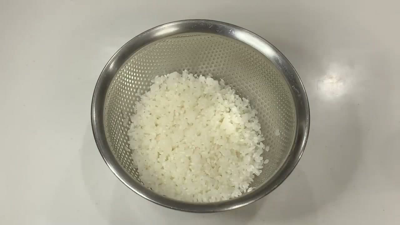Step 4: Step 4: Drain the Rice and Add It to the Rice Cooker